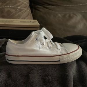 Converse 9c white low top